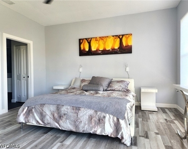 9270 Belleza Way - Photo Thumbnail 10