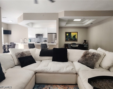 9270 Belleza Way - Photo Thumbnail 7