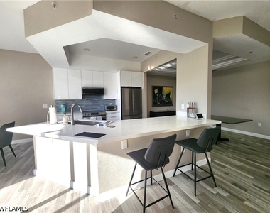 9270 Belleza Way - Photo Thumbnail 4