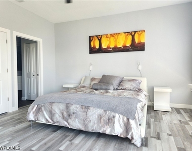 9270 Belleza Way - Photo Thumbnail 9
