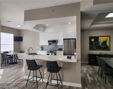9270 Belleza Way - Photo Thumbnail 6