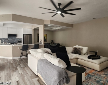 9270 Belleza Way - Photo Thumbnail 8