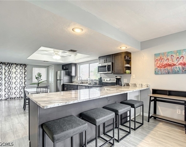 5000 Sw 16th Place - Photo Thumbnail 5