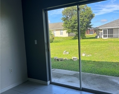 2216 Keith Avenue S - Photo Thumbnail 2