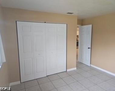 1028 Se 24th Avenue - Photo Thumbnail 9