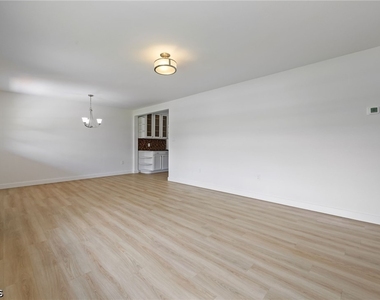 1575 Grace Avenue - Photo Thumbnail 2