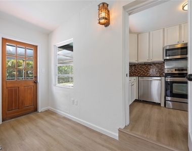 1575 Grace Avenue - Photo Thumbnail 22