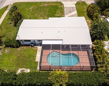 1575 Grace Avenue - Photo Thumbnail 30