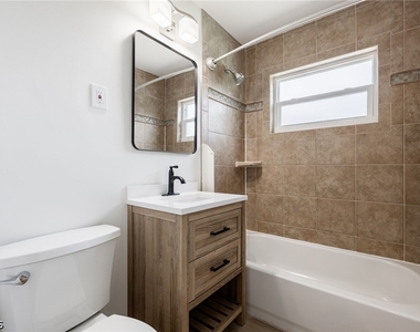 1575 Grace Avenue - Photo Thumbnail 7