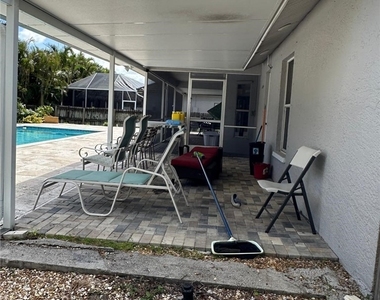 3933 Sw 25th Place - Photo Thumbnail 1