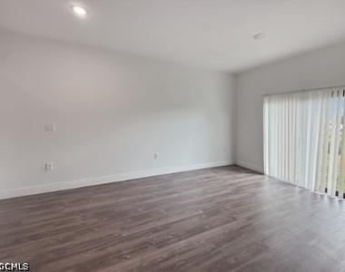 456 Grant Boulevard - Photo Thumbnail 4