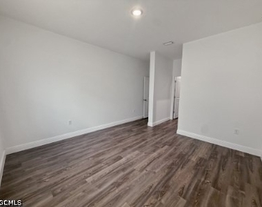 456 Grant Boulevard - Photo Thumbnail 8