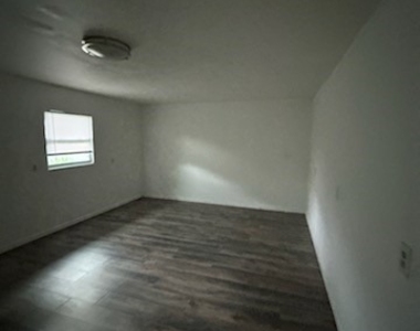 310 Obispo - Photo Thumbnail 7