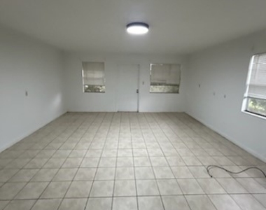 310 Obispo - Photo Thumbnail 5