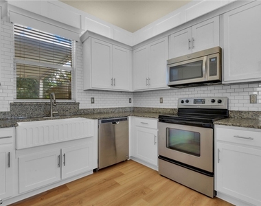11258 Coimbra Lane - Photo Thumbnail 7