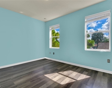 11258 Coimbra Lane - Photo Thumbnail 28