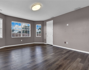 11258 Coimbra Lane - Photo Thumbnail 34
