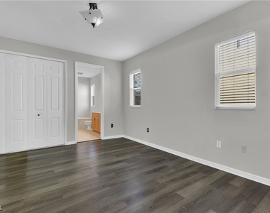 11258 Coimbra Lane - Photo Thumbnail 10