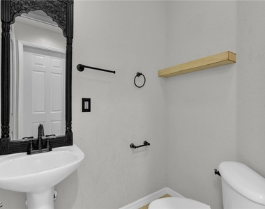 11258 Coimbra Lane - Photo Thumbnail 19