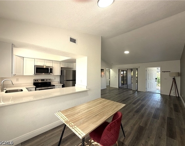 2811 Se 15th Place - Photo Thumbnail 8