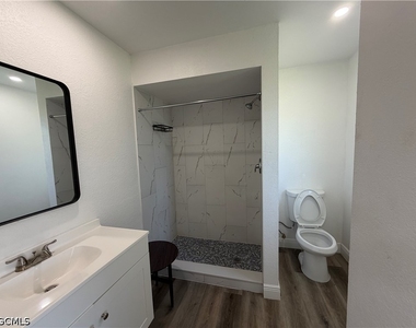 2811 Se 15th Place - Photo Thumbnail 12