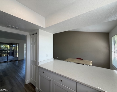 2811 Se 15th Place - Photo Thumbnail 7