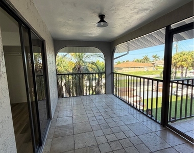2811 Se 15th Place - Photo Thumbnail 30