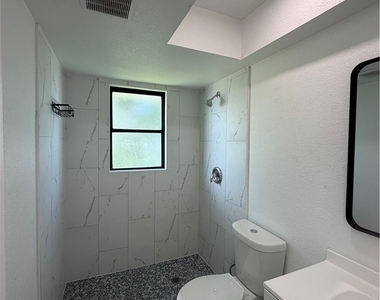 2811 Se 15th Place - Photo Thumbnail 11