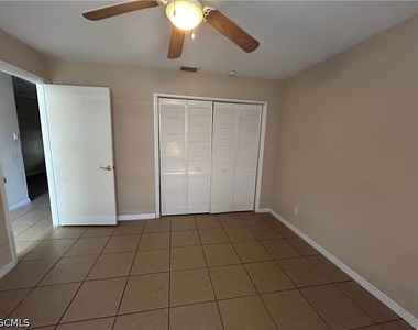 4710 Se 6th Avenue - Photo Thumbnail 6