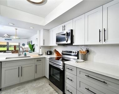 12150 Kelly Sands Way - Photo Thumbnail 6