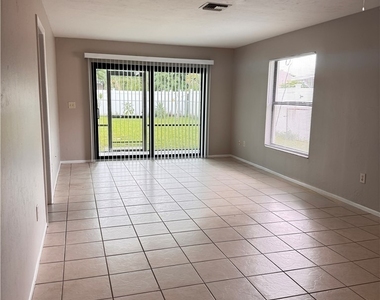 4111 Sw 7th Place - Photo Thumbnail 15