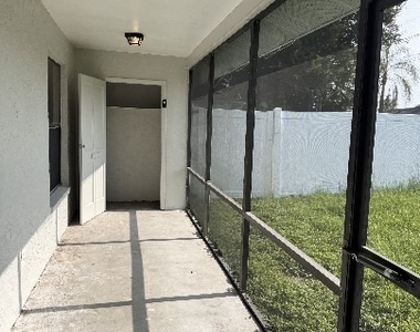 4111 Sw 7th Place - Photo Thumbnail 11