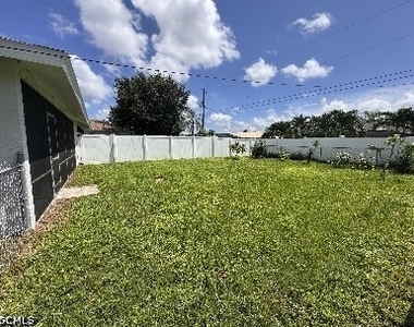 4111 Sw 7th Place - Photo Thumbnail 12