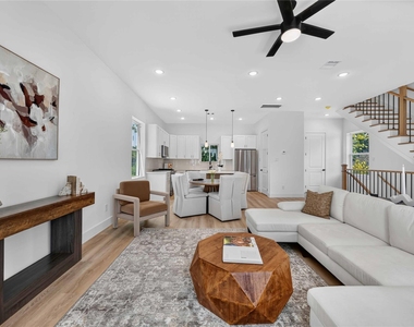 322 Walthall Drive - Photo Thumbnail 3