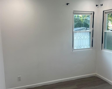 72 San Antonio - Photo Thumbnail 12