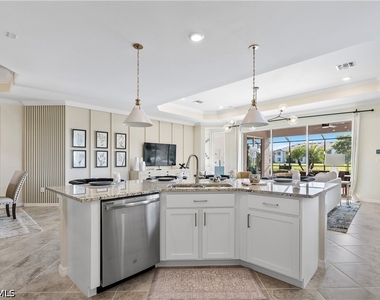15999 Leaning Pine Lane - Photo Thumbnail 14