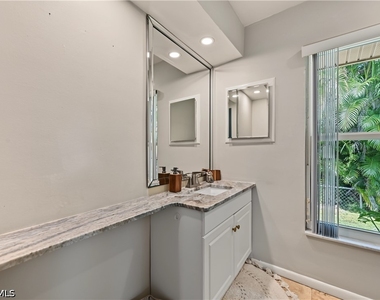 1137 N Town And River Drive - Photo Thumbnail 27
