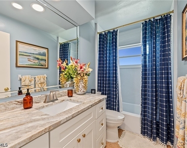 1137 N Town And River Drive - Photo Thumbnail 32