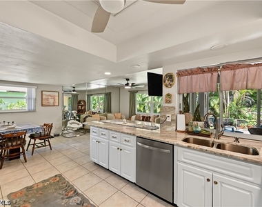 1137 N Town And River Drive - Photo Thumbnail 2