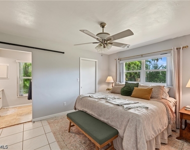 1137 N Town And River Drive - Photo Thumbnail 23