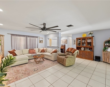 1137 N Town And River Drive - Photo Thumbnail 14