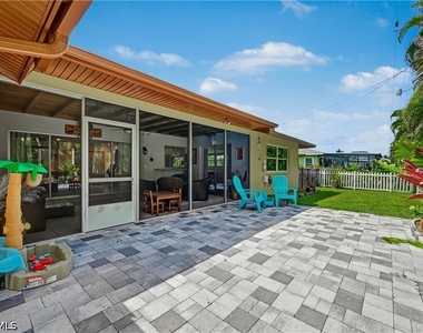 1137 N Town And River Drive - Photo Thumbnail 39