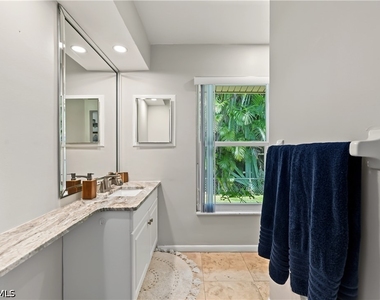 1137 N Town And River Drive - Photo Thumbnail 26