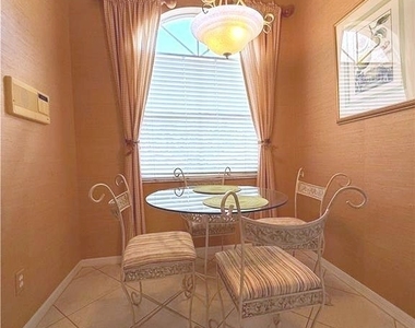 6580 Huntington Lakes Circle - Photo Thumbnail 7