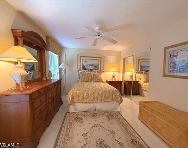 6580 Huntington Lakes Circle - Photo Thumbnail 12