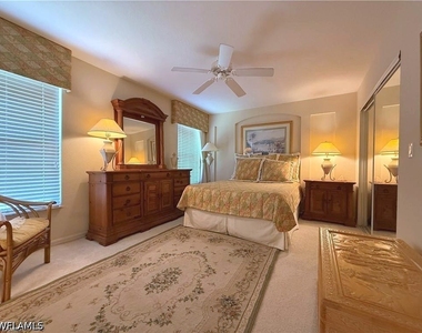 6580 Huntington Lakes Circle - Photo Thumbnail 13