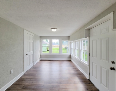 605 N Avenue A - Photo Thumbnail 30