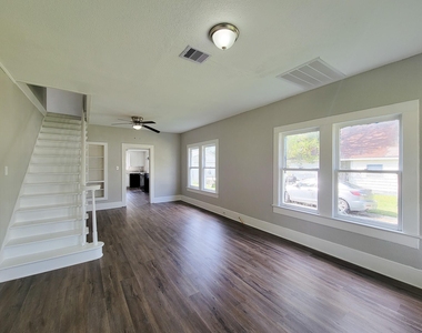 605 N Avenue A - Photo Thumbnail 1