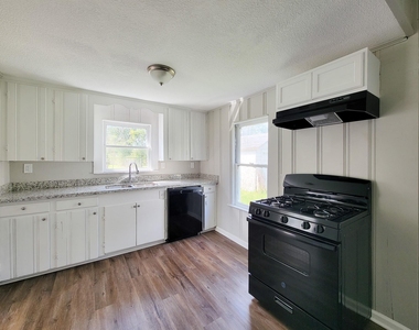605 N Avenue A - Photo Thumbnail 11