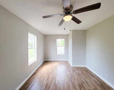 605 N Avenue A - Photo Thumbnail 35